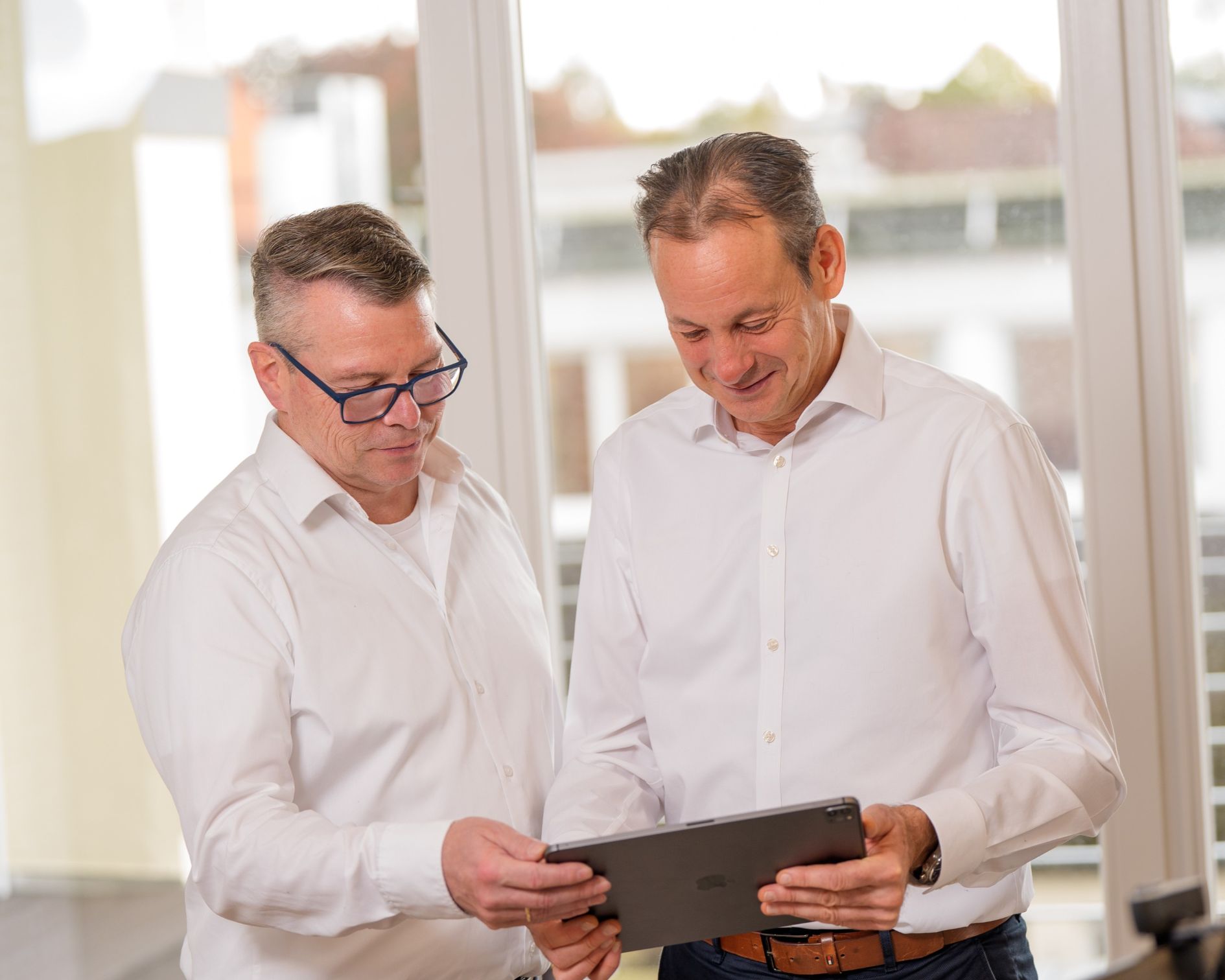 Zwei Unternehmen - Weiss Büro-Service GmbH